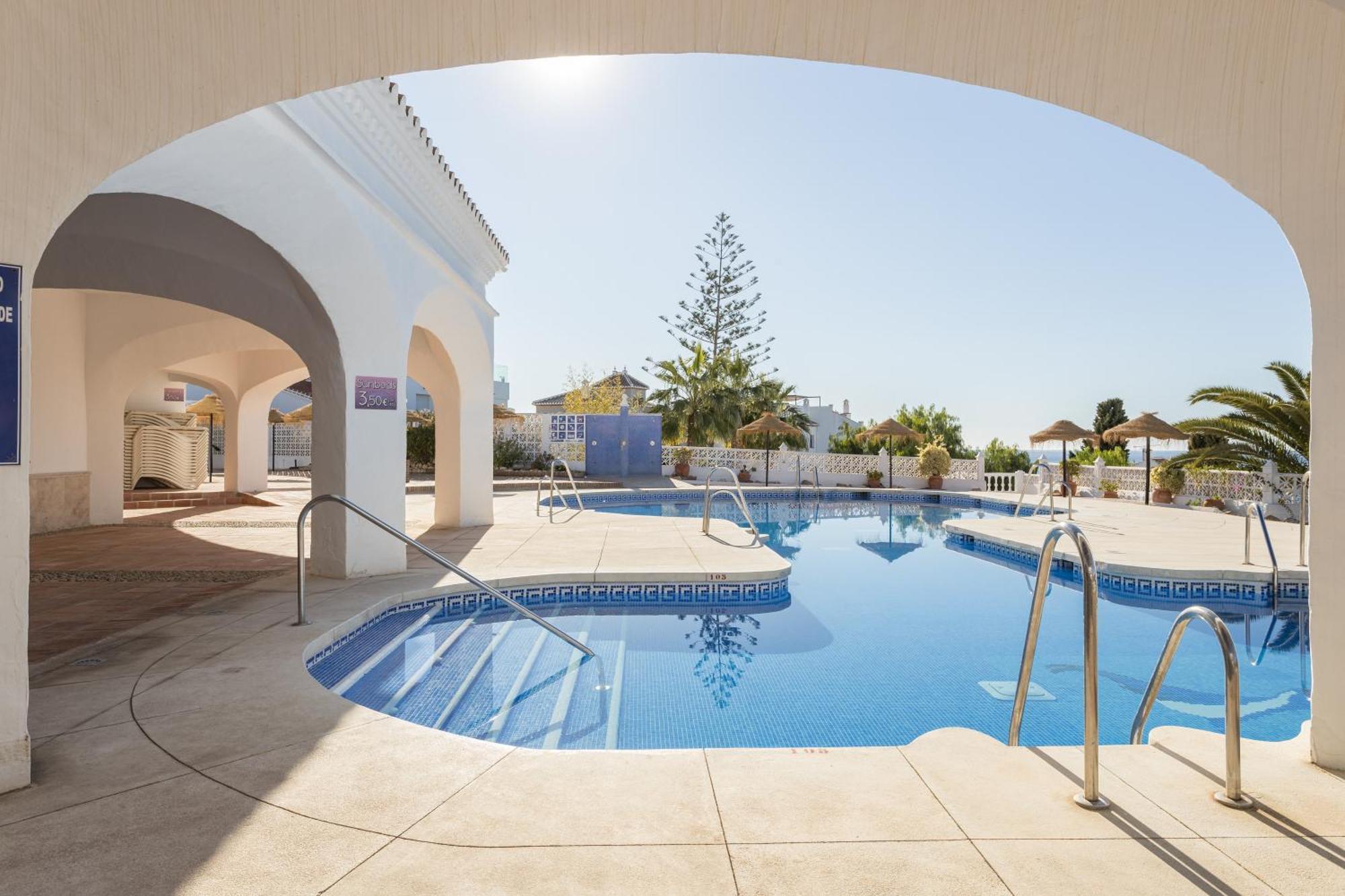 Апартаменты Capistrano Playa Нерха Экстерьер фото